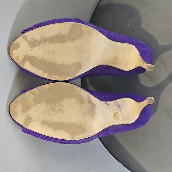 2/$10 Pedro Miralles heels - Picture 5 of 6